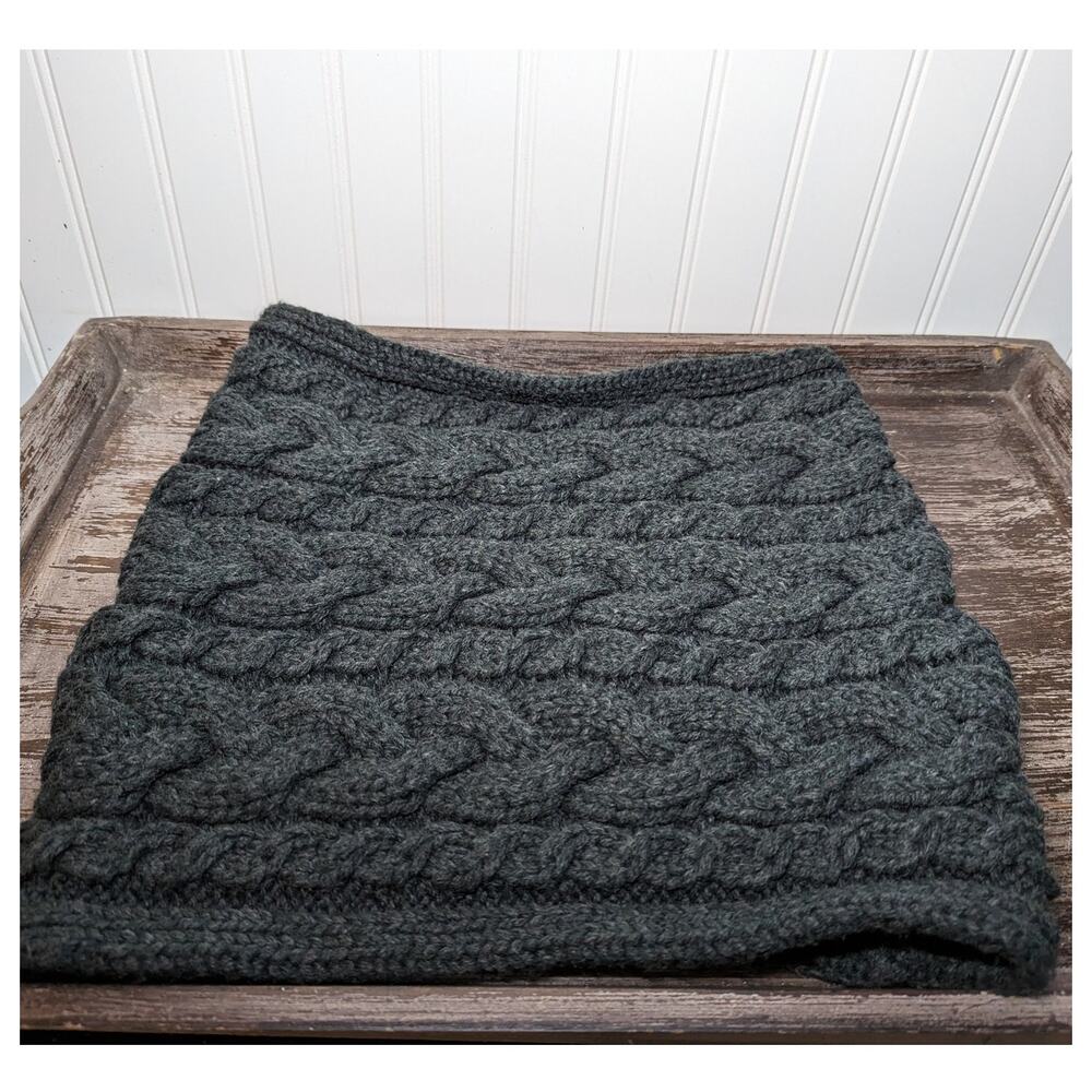 Gap Women's Charcoal Gray Cable Knit Infinity Scarf One Size